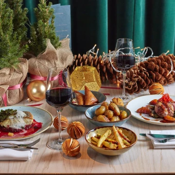 A Christmas feast created at the lovely Bronte Restaurant on the Strand.  All the richness of a beautiful duck dish, a stunning fish dish with beetroot jus and the trimmings of good wine, roasted parsnips and baby potatoes.<br />
<br />
Restaurant: @bronte_london<br />
Photographer: @jodihindsphoto