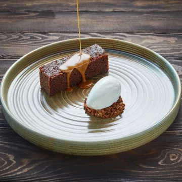 Sticky Toffee Pudding with caramel sauce doesn't get better as we go into autumn.  Another delight from chef Mike Reid.<br />
<br />
Photographer: @jodihindsphoto<br />
Chef: @mikereidchef<br />
Restaurant: @mbarandgrill<br />
