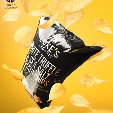 Advertising for white truffle chips.<br />
Shoot by Nikon d810- Nikon 14-24 + Hensel contra flash.<br />
Multi-layer work made with photoshop.