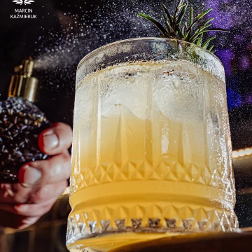 Classic drink with fragrance twist at Bergo Restaurant in Szklarska Poręba - Poland.<br />
@marcin4funphotos<br />
@fotofoodie<br />
@restauracja_bergo<br />
@hotel_bergo