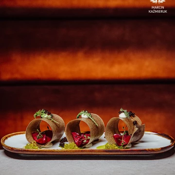 New menu at Mövenpick Resort & Spa Karpacz - Poland<br />
Pierogi - pickled beetroot pierogi/ cheese from Kamienna Góra /mushroom chips/balsamic vinegar caviar/olive oil caviar/parsley oil<br />
Made by chef @andrzej_sawka<br />
<br />
@marcin4funphotos<br />
@fotofoodie<br />
@movenpickkarpacz @restauracja_polanka_karpacz<br />
@movenpickhotels<br />
@nikon_pl @nikoneurope @nikonusa