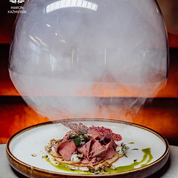 New seasonal menu at Mövenpick Resort & Spa Karpacz - Poland<br />
Goose carpaccio, Polish apple, local goat cheese, roasted walnuts, parsley oil, all cherry smoked.<br />
Made by chef @andrzej_sawka<br />
<br />
@marcin4funphotos<br />
@fotofoodie<br />
@movenpickkarpacz @restauracja_polanka_karpacz<br />
@movenpickhotels @viennenicolas24<br />
@nikon_pl @nikoneurope @nikonusa