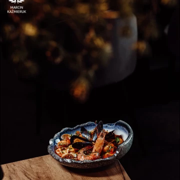 New co - op With Alfredo Restaurant from Szklarska Poreba - Poland<br />
here Tiger prawns<br />
garlic / chilli pepper / cherry tomatoes / baby spinach / parsley / olive oil / butter<br />
<br />
@alfredoszklarska @marcin4funphotos<br />
@fotofoodie<br />
@nikon_pl @nikoneurope @nikonusa