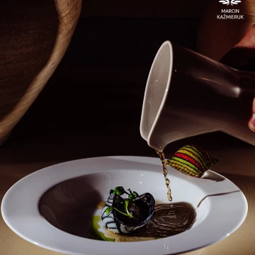 Festival of Flavors - Secrets of Polish Cuisine al Brunów Palace - Poland. Dish created by chef Miroslaw Jadach.<br />
<br />
Black and white tortelloni stuffed with wild birds (guinea fowl, pheasant, duck) served in wild bird broth, fried colorful pasta stuffed with smoked local goat and cow curd cheese.<br />
<br />
@marcin4funphotos<br />
@chef_jadach<br />
@fotofoodie<br />
@palacbrunow<br />
@nikon_pl @nikoneurope @nikonusa @godox_global