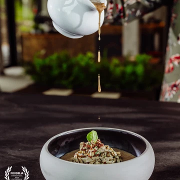 New place in Poland and brand new menu at Dziki Wodospad - Karpacz / Poland , one of the best places to come to with family after mountain climbing and visiting this part of Europe. <br />
<br />
Dish prepared by chef Bartek (Pierr) Frątczak and it's : Karkonoskie Kyselo, rye and spelt sourdough, herbal omelette with tarragon, creamy broth with smoked meat and boletus, bacon powder<br />
<br />
@marcin4funphotos @fotofoodie @dziki_wodospad<br />
@bartek.pierr @nikon_pl @nikoneurope @nikonusa @godox_global