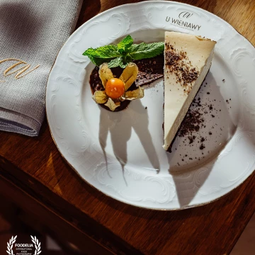 An exceptional restaurant in the heart of the country and the capital. U Wieniawy in Warsaw. Polish officer cuisine refers to the culinary history in which native traditions were boldly enriched with the taste of the big world. Everything we know and like prepared with Uhlan imagination!<br />
<br />
Here cheesecake with chocolate!<br />
<br />
@marcin4funphotos @fotofoodie<br />
@uwieniawy_restauracja<br />
@nikon_pl @nikoneurope @nikonusa @godox_global