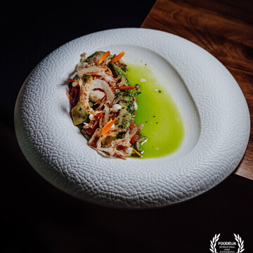 Visiting the very talented chef Tomasz Czarnecki at Boreczna,- Poland a place with a unique atmosphere.<br />
<br />
On the plate: Tomato tartare / avocado / roasted onion / chive oil<br />
<br />
@marcin4funphotos @tomaszczarneckichef<br />
@fotofoodie <br />
@borczna <br />
@nikon_pl @nikoneurope @nikonusa
