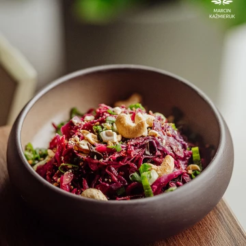 New place in Poland and brand new menu at Dziki Wodospad - Karpacz / Poland , one of the best places to come to with family after mountain climbing and visiting this part of Europe. <br />
<br />
Red cabbage from Vysoké, carrots, daikon, pickled shrimp paste, gochugaru, rice flour gruel, fish sauce, garlic, onion, chives and cashew nuts<br />
<br />
@marcin4funphotos @fotofoodie @dziki_wodospad<br />
@bartek.pierr @nikon_pl @nikoneurope @nikonusa