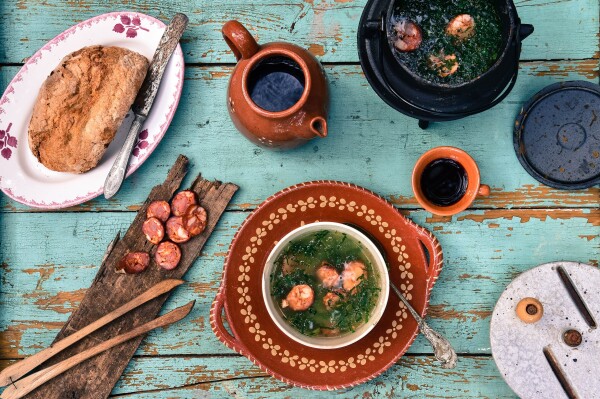 This Portuguse soap called Caldo Verde, was for a promotional photo shooting for a take away bakery call Sal e Limão located in O Porto  Portugal. 