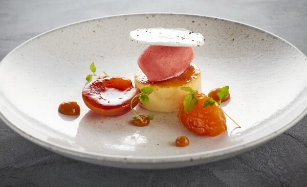 This little beauty was photographed at a recent shoot in Torquay with michelin starred Chef, Simon Hulstone.  His restaurant The Elephant is a beautiful place with stunning team and right on the seafront with a gorgeous harbour to look across.
This dish is an Apricot dessert

Chef: @hulstone
Restaurant: @elephanttqy
