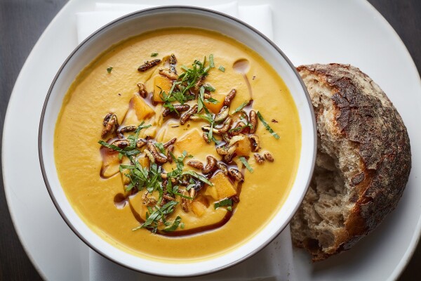 Welcoming in the autumn menus with @tdhloughton @dean_a_king @mikicarter - gorgeous soup with some tasty sourdough.
Lovely working with you again!
