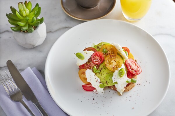 Really exciting private members club @AllBright creating opportunities for women to thrive and flourish. This dish gloriously created by @sabrina_gidda for a healthy, fresh and delicious breakfast of avocado, tomato on sourdough.
Inspiring menu and fabulous team!