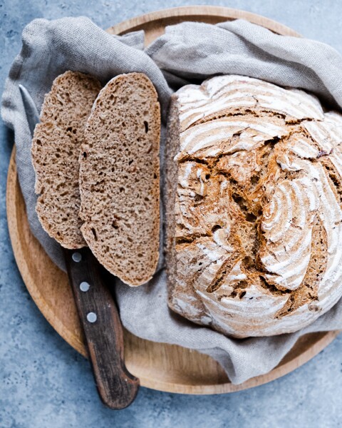 Spelled bread on rye sourdough
Camera: Fuji X-T3
Lens: Fujinon 16-55 mm
Settings: ISO 3200, 37.6mm, 1/60s, f/3.2
Shot using natural light.