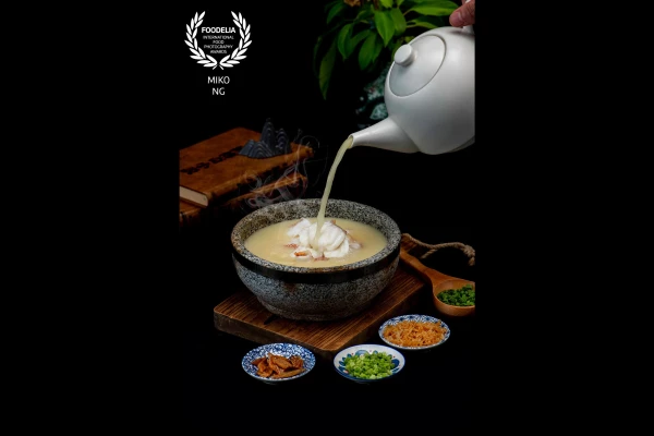 A traditional Teochew Porridge pot.
