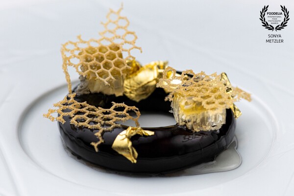 Dessert of dreams - Dark Chocolate Croustillant | Honey | Rosemary | Sea Salt<br />
Chef - Victor Garvey <br />
Restaurant - @SOLAsoho , London