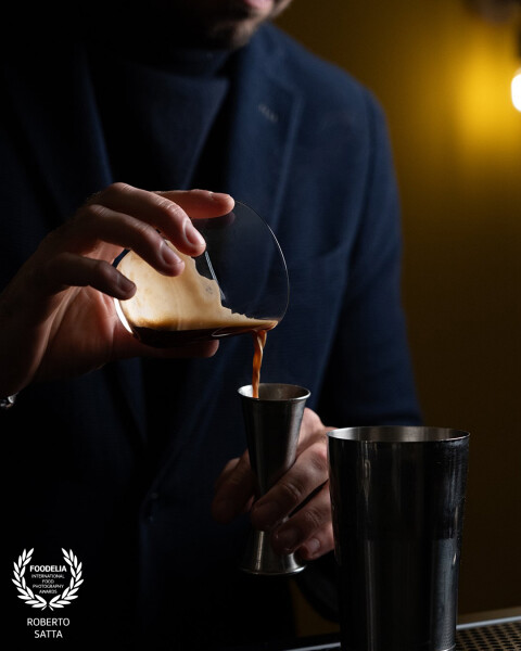 Pouring the coffe for the signature cocktail.

Photo for @sensus_bar