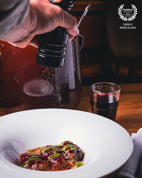 A wonderful interpretation of pork cheek masterfully executed by Chef Stefano Bartolucci. The meat cooked in CBT is placed on a cream of potatoes, herb emulsion and Grand Marnier caviar