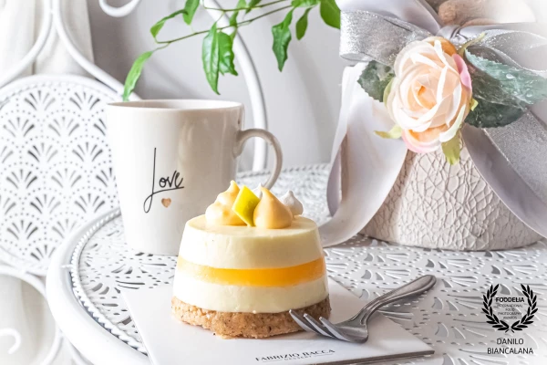 This dessert of @fabrizioracca_official pastry chef bring my mind to Amalfi with its lovely lemon ta...