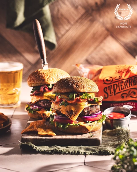 Golden hour vibes and serious burger goals. Melty cheese, crisp bacon, and bold flavours stacked hig...