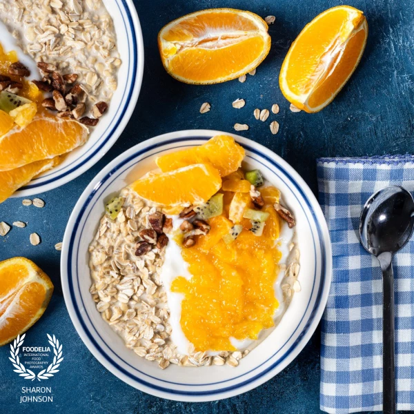 Orange Overnight Oats Bowl. This creamy, citrusy orange overnight oats are prep-friendly meals and p...