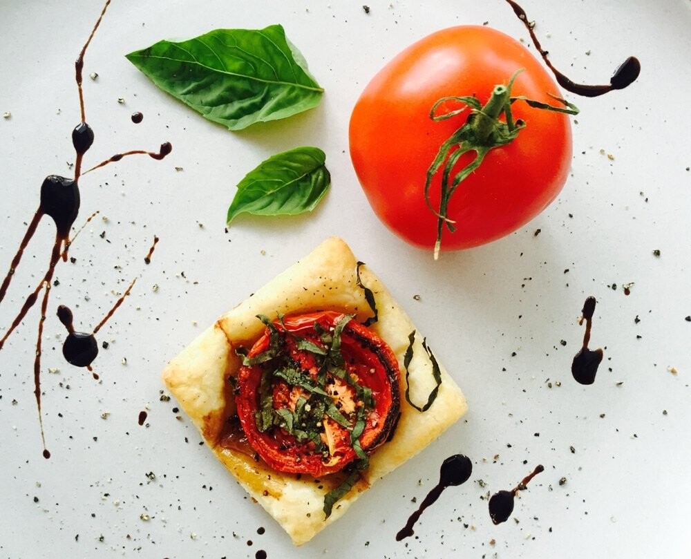 This simple tartlet is one of my favorite snacks to make and my friends and family loves them.<br />
I ate a variation on it at Savoy Cabbage in Cape Town in 2005 and we've been enjoying them since.<br />
You can add anything you feel like to them and can be done in advance for a large party.<