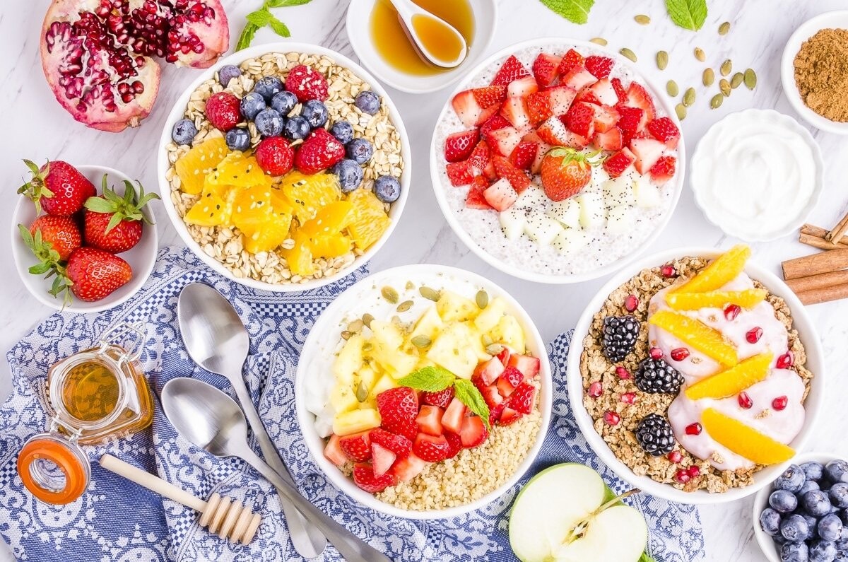 Here is a collection of breakfast bowl ideas. Been healthy it does not mean that you have to be boring, try different cereals and different toppings; be creative and have fun, because this is what I think food is all about.