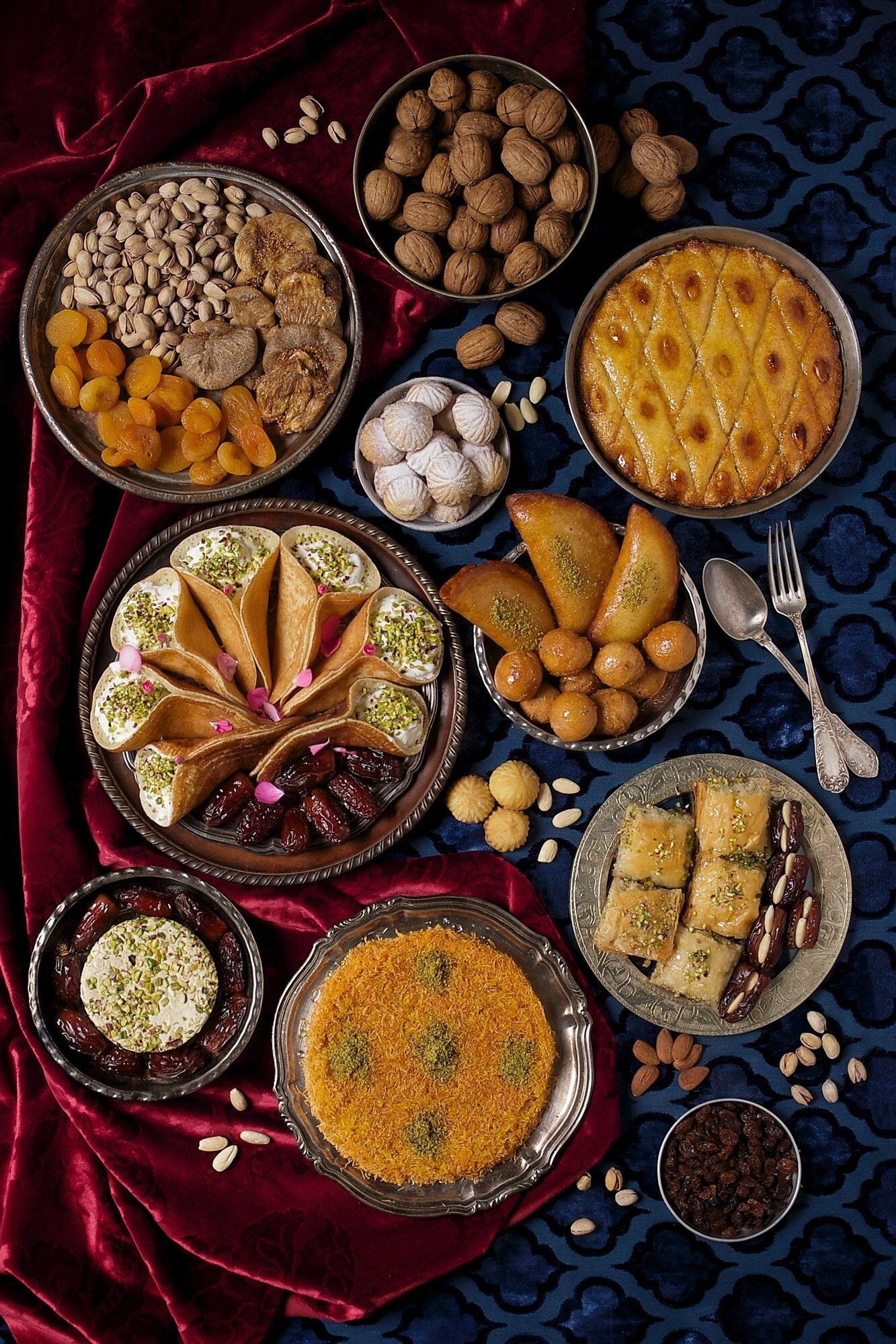 To celebrate the end of Ramadan in Palestine is used to eat dried fruits, dates, nuts, dried figs and to prepare many different desserts: Qatayef, Basbousa, Ma'amoul, Ka'k…<br />
@PopPalestineCusine - Cookbook "Pop Palestine. Salam Cuisine from Gaza to Jenin", printed in Italy, 2016.<br />
