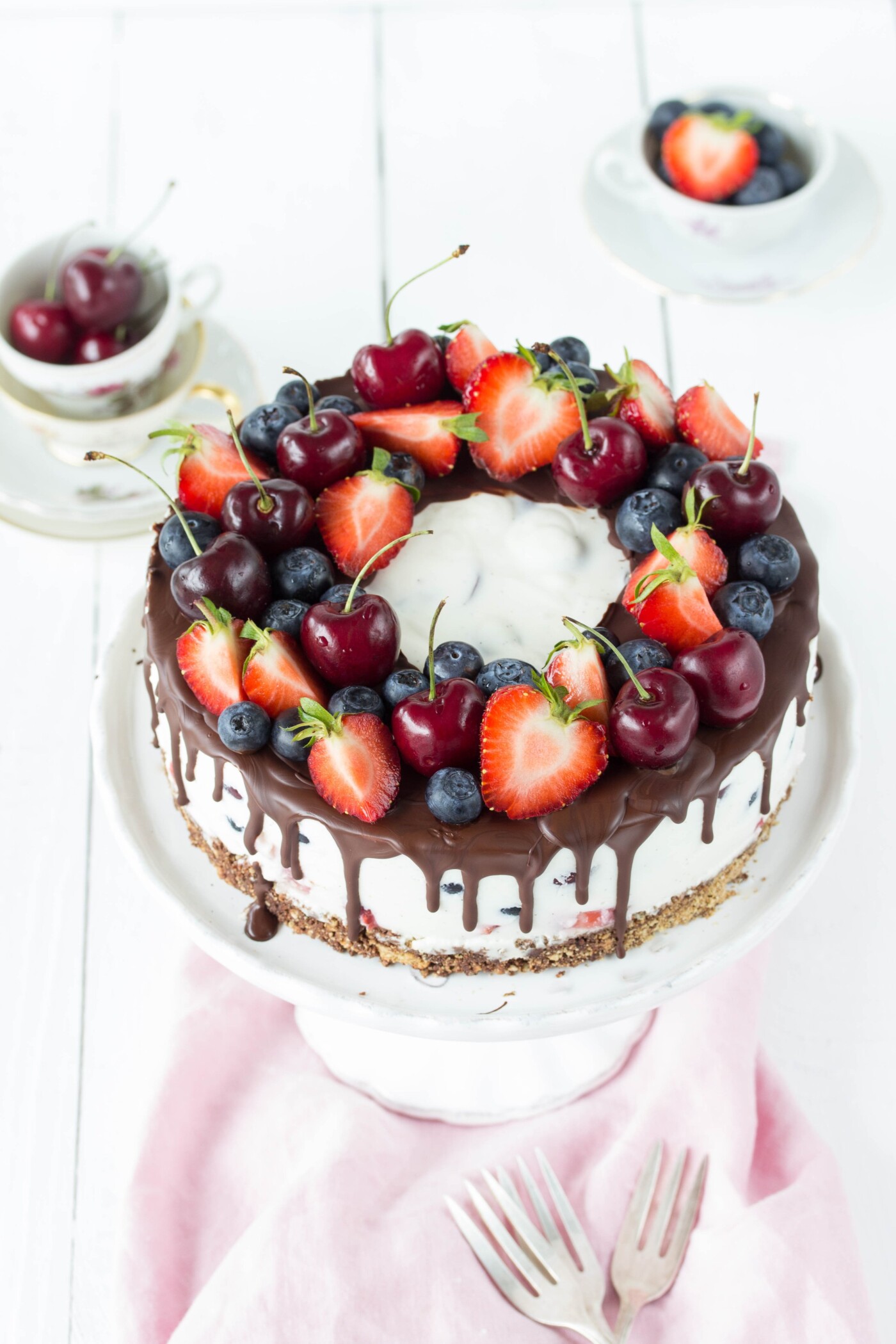 Verry Berry Yogurt Cake<br />
<br />
Find the recipe here: http://wp.me/p4za9k-NU