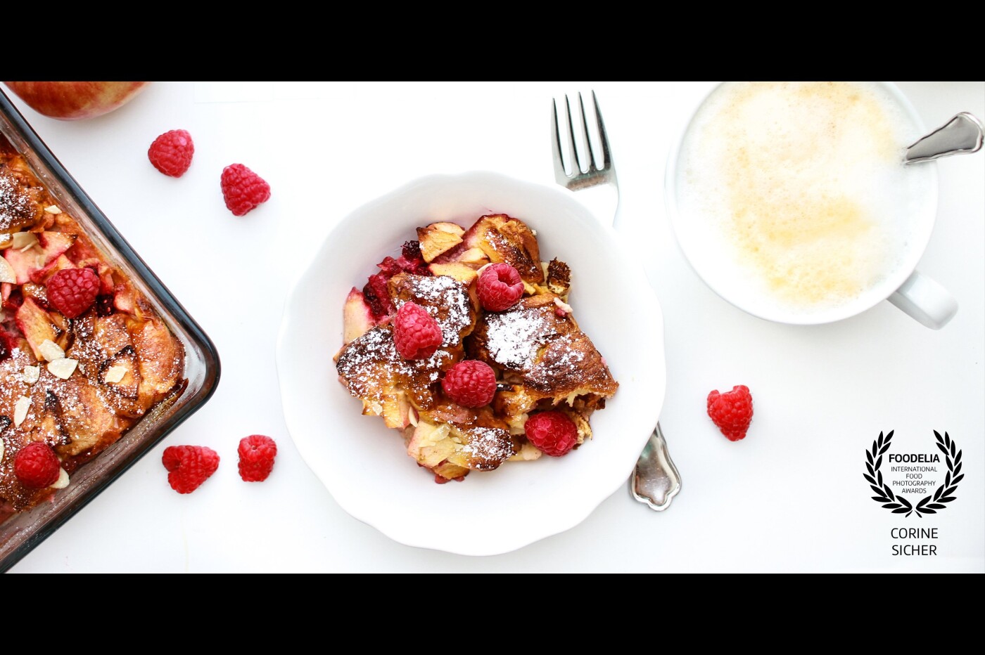 A leftover breakfast, french toast in cassarole with 'Kipferl', apples and raspberries, simple and so delicious. Comfortfood at it's best! As usual, shot with natural light and a reflector. 