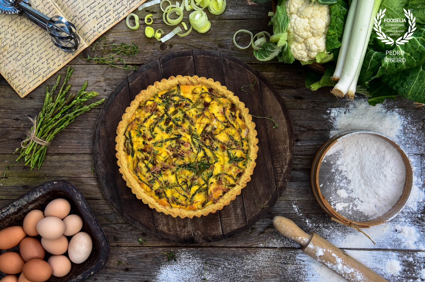 This vegetarian pie  was for a promotional photo shooting for a Take Away bakery called "Sal e Limão" located in Porto, Portugal.