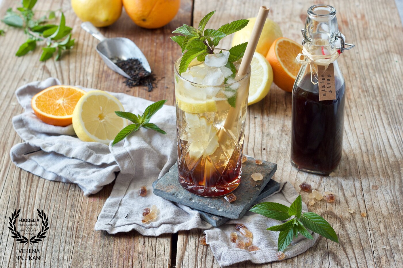 You love the taste of fresh ice tea, but don't have the extra fridge space? Keep a bottle of this delicious homemade Ice Tea Syrup Concentrate on hand to mix up a pitcher Ice Tea in no time at all<br />
Recipe can be found on my website: https://www.sweetsandlifestyle.com/rezept/eisteesirup-eisteekonzentrat/