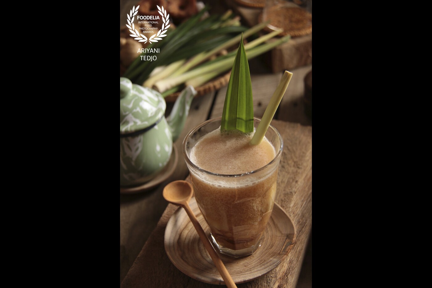 A traditional Sundanese warm drink of spiced tea latte called Bandrek. A concoction of ginger, lemongrass, cinnamon, cloves, pandan leaf then mixed with coconut milk.  A popular drink to be enjoyed during cold weather or rainy season. <br />
<br />
