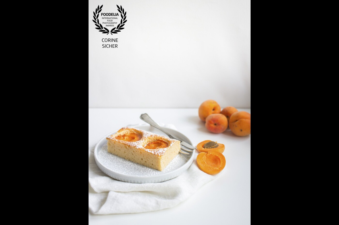 Summertime is apricot time. The fragrant of a fresh-baked fluffy and sugar-free apricot cake is some of the best - Picture shot by natural light, straight out of the camera. 