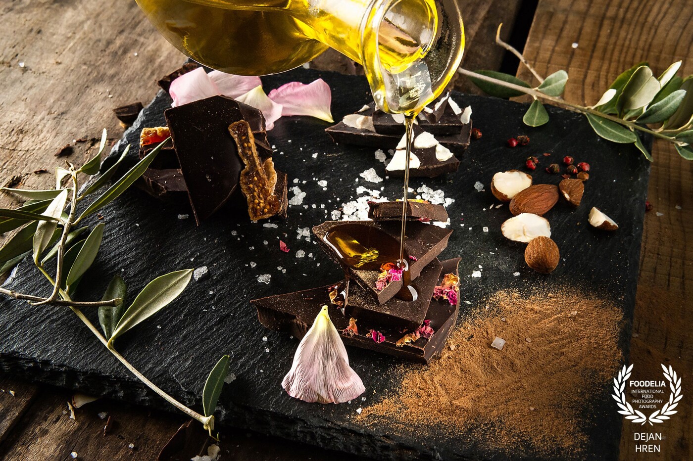 Chocolate photoshoot for a local choco brand from Croatia. The main focus was on the details of the ingredients and on the quantity of the chocolate mixture.