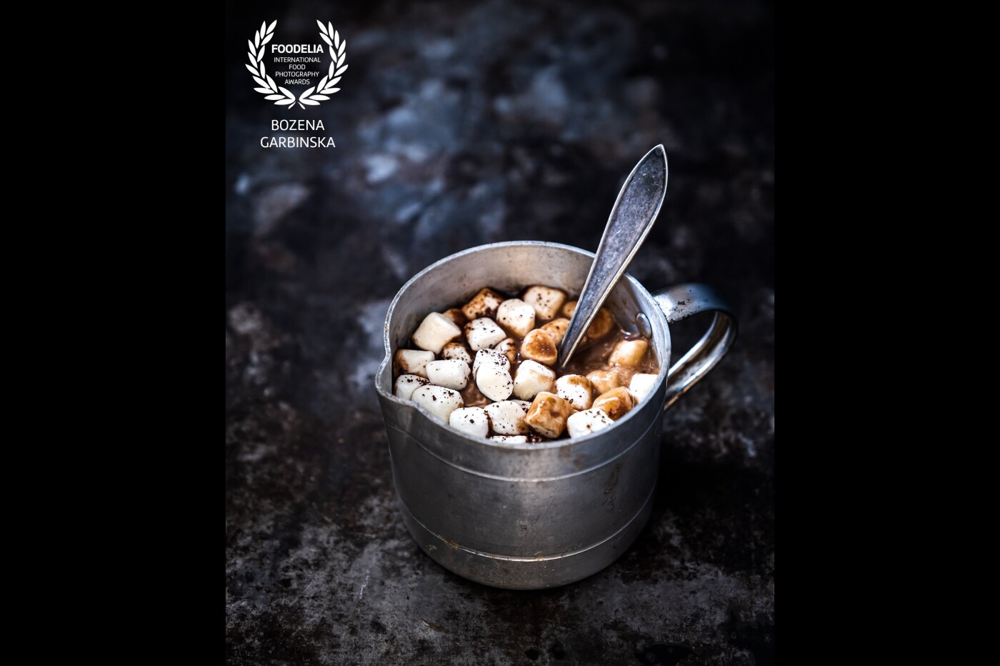 Self-made hot chocolate with marshmallows it's the best for winter evenings<br />
Camera: Fuji X-T3<br />
Lens: Fujinon 16-55 F3.2<br />
Natural light.