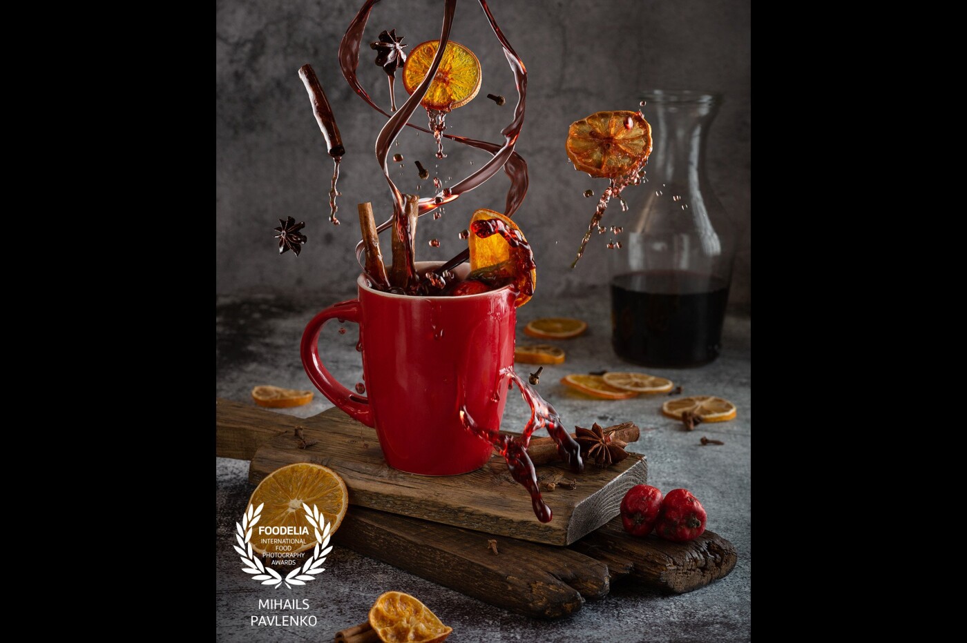 A tasty hot drink is called mulled wine or glint wine. <br />
Traditionally, red wine was heated to 70-80 degrees with cinnamon sticks, anise, cloves and pieces of fruit. Initially, red wine began to heat up in medieval Europe to prevent disease and to fight hypothermia.