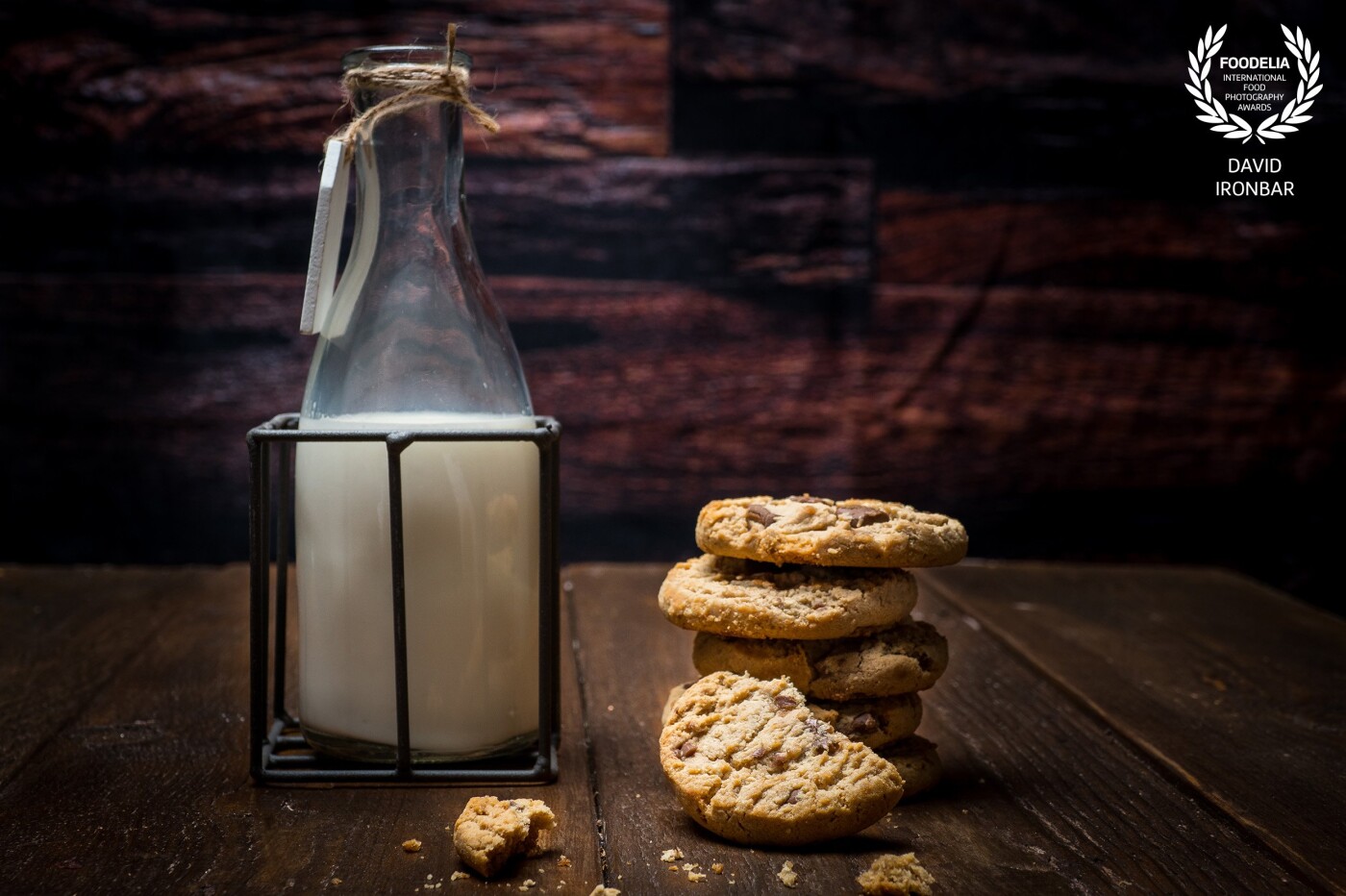 Delicious Chocolate chip cookies with a soft texture, served with milk. 
