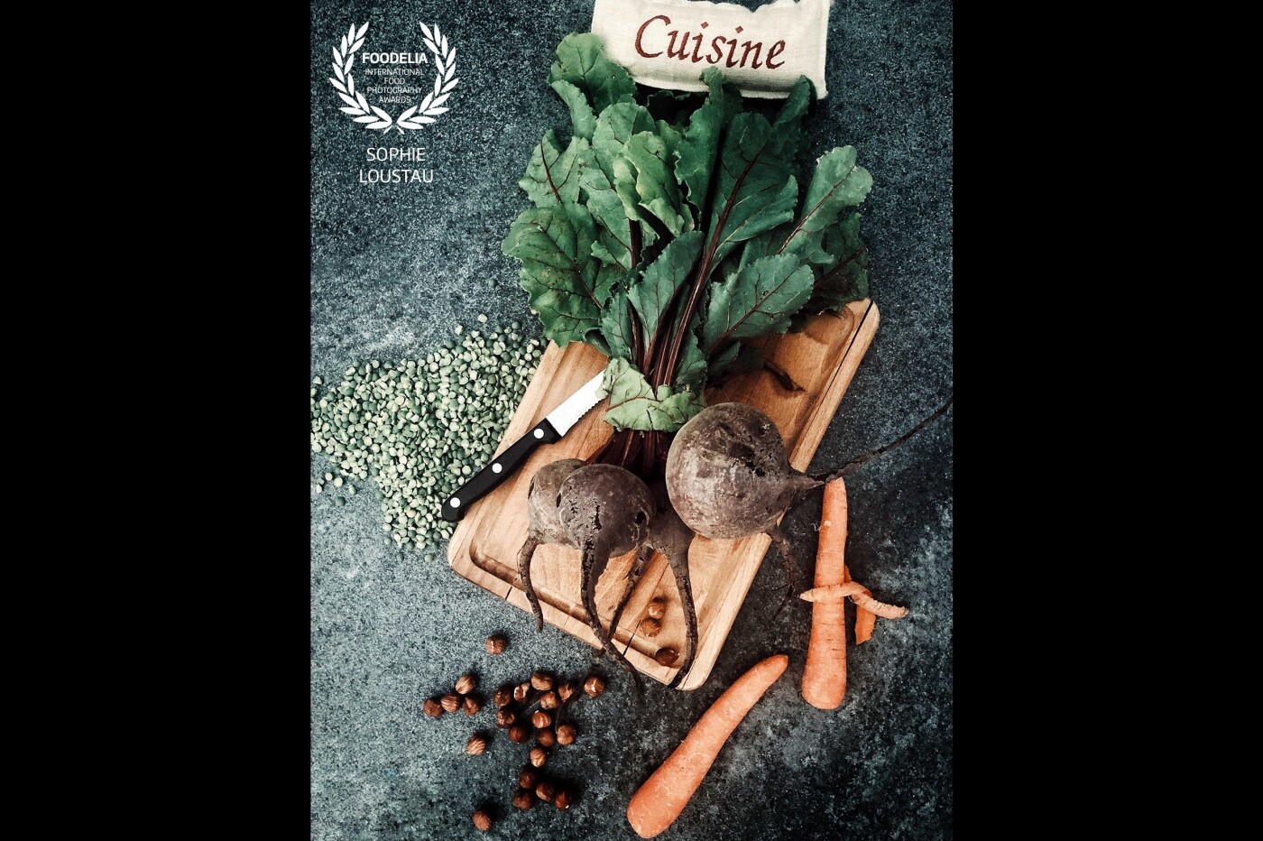 "Beets me" : During confinement at home, cravings for culinary creation, cravings for renewal... So I dreamed in my kitchen of a dish based on beets, lentils, carrots and nuts. The dream came true and it was delicious.  I use the day light ingredients for this photography. 