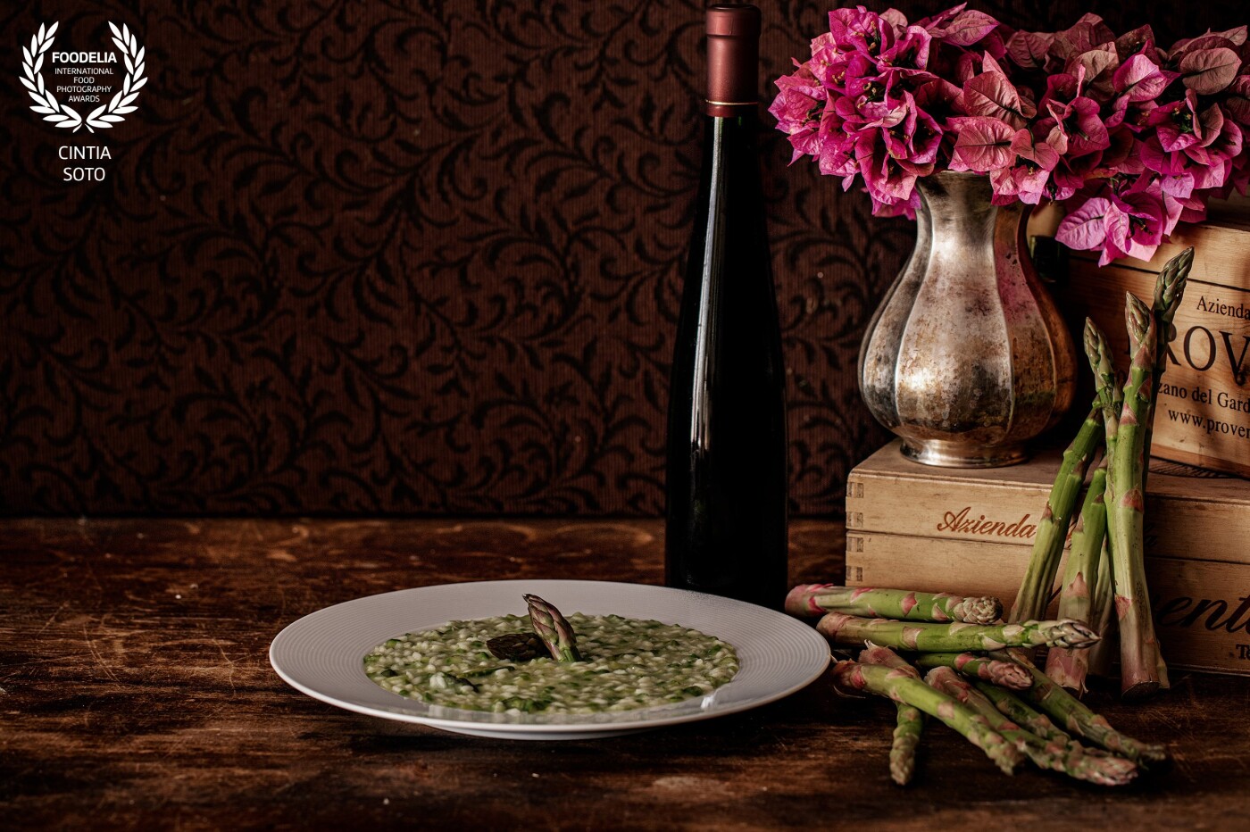 Asparagus risotto, simplicity of flavors, nothing better than paring with Lugana wine. Every time I visit Garda Lake in Italy I stop in a tiny restaurant of traditional cuisine from the lake, with amazing people they do everything from scratch. 