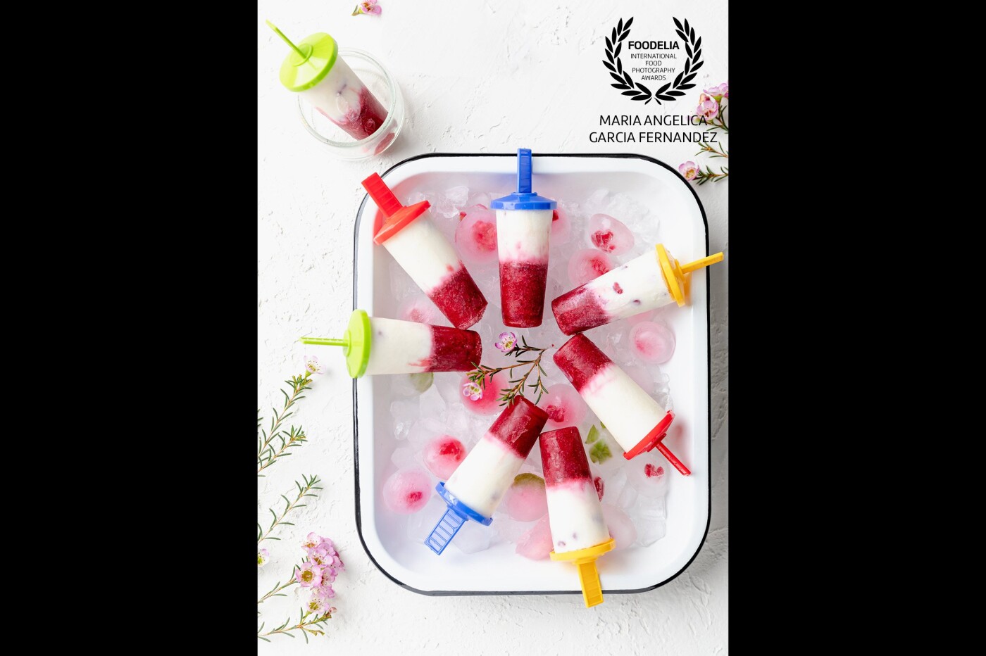 For this collection, I chose to shoot using a bright and Airy mood, minimalist props..trying to achieve a fresh look for summer. I used my new handmade textured background to shoot the Homemade popsicles, that by the way are a favorite dessert for so many as temperatures go high in summer. 