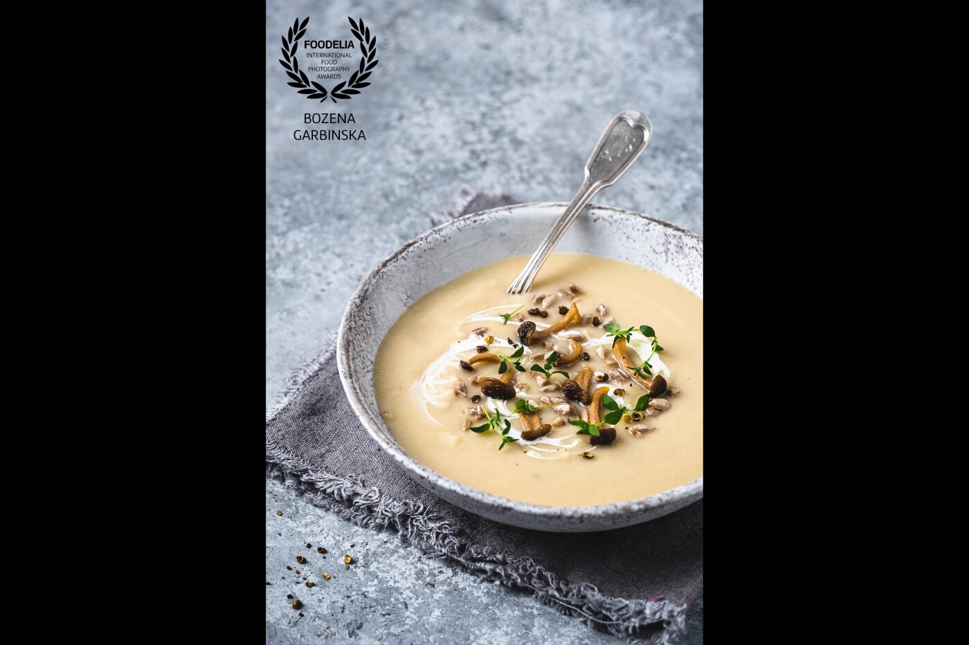 Parsnip soup with shimeji<br />
Camera: Fuji X-T3<br />
Lens: Fujinon 80mm<br />
Settings: ISO 160, 40mm, 1/10s, f/5.0<br />
Shot with artificial light