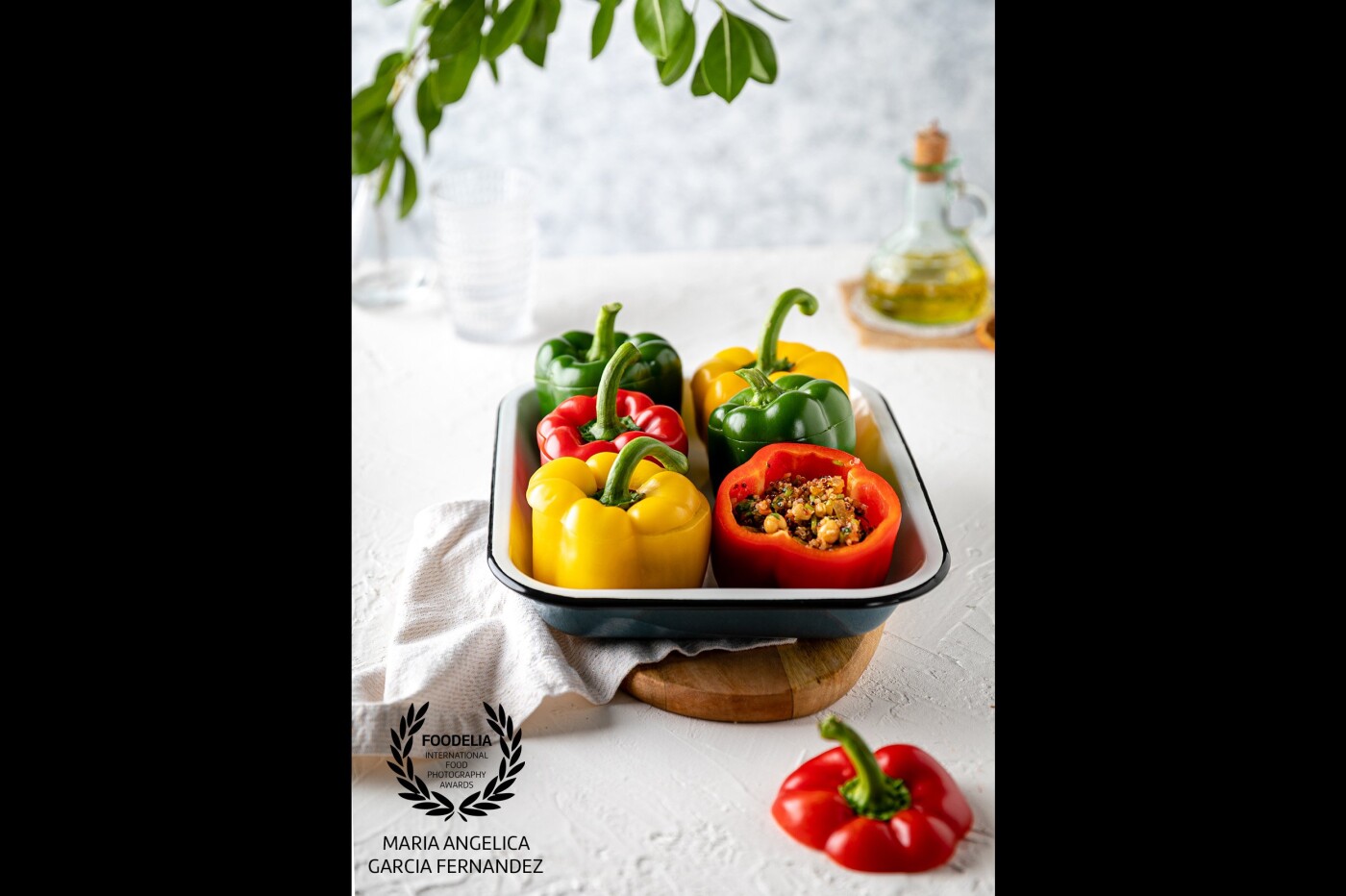 Quinoa and chickpea stuffed Bell Pepper, my last blog post as a healthy recipe idea for small gatherings during the upcoming and unusual holiday season.