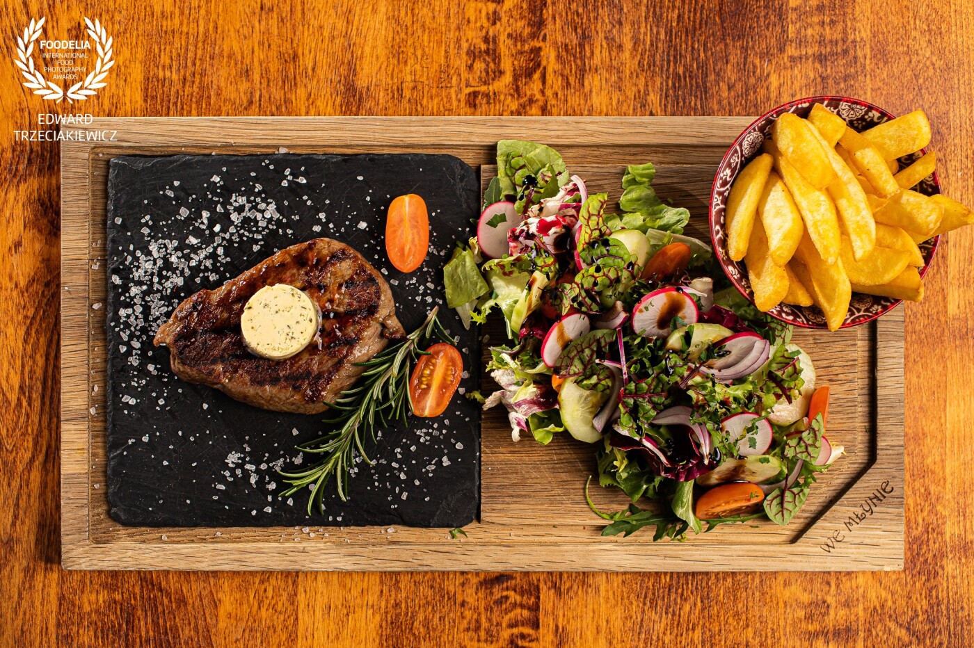 Angus beef steak served with pomegranate salad and Belgian fries in my favorite restaurant Anna Trzeciakiewicz Warmia and Masuria region  - "We Młynie" Warpuny @we.mlynie<br />
Canon 6D MkII / Canon 50mm 2.5 macro / iso 100 / 1/125sec