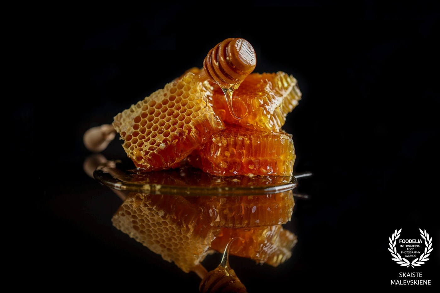 Beautiful textures of fresh honey and the honeycomb. The liquid gold of nature. I wanted to capture it in a luxurious way to reflect its beauty and grace.