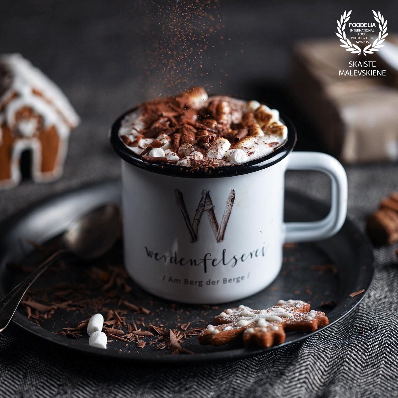 Hot chocolate with gingerbread spice.  Some shots are born in my head long before I take the shot. I bought this cute during our summer holidays in Bavaria in July. Already then I new what I want to shoot with this cup.