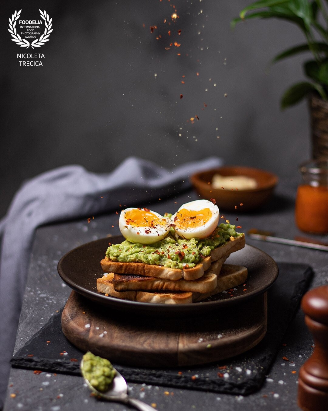 Because is January and we are trying more healthy food, I had in mind a photo with avocado toast and eggs. For this photo I chose to recreate a home table in a breakfast atmosphere adding the spices.