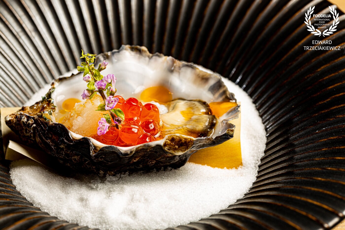 Master Alon Than / Alon Omakase / Warsaw / Poland: <br />
Oysters with yuzu sauce, perilla blossoms, grated radish and marinated salmon roe