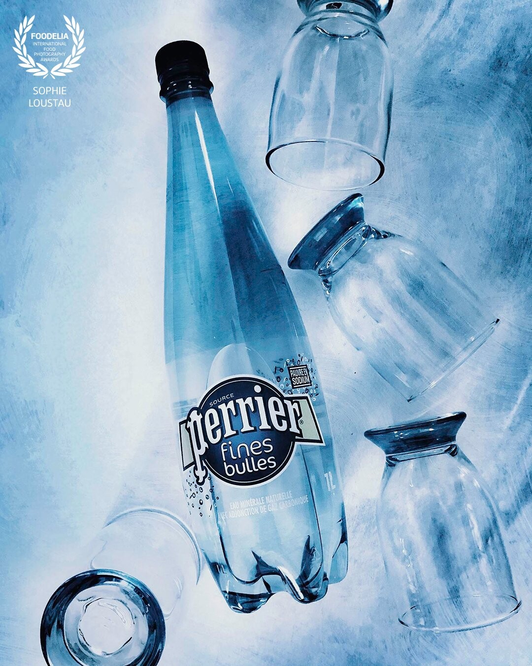 "The fine bubbles". Sparkling drink from Perrier. An inspiration with cold colors to push the idea of refreshment.<br />
Shooting in daylight.