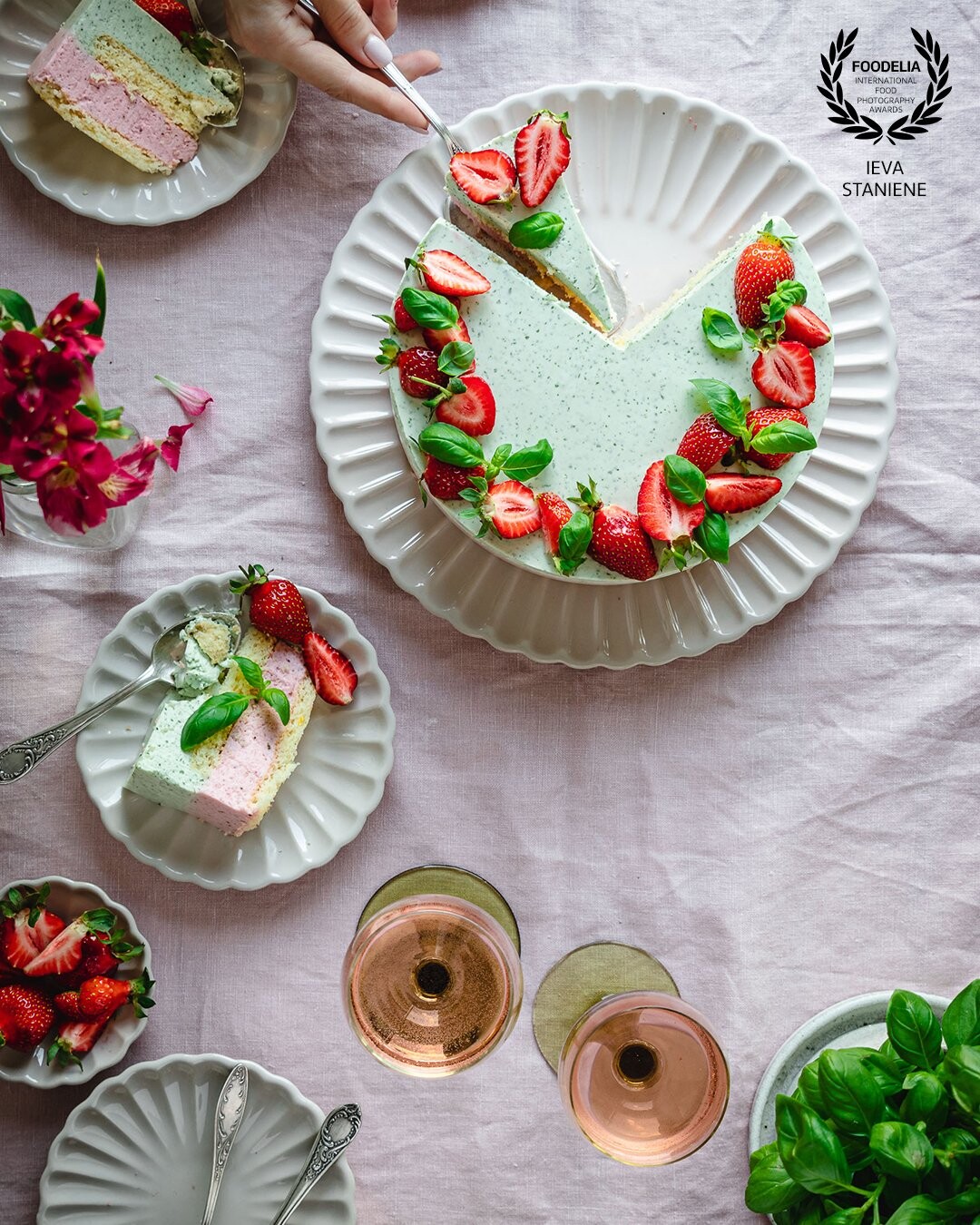 Basil and strawberries are a perfect taste and color combination meeting in this cake. <br />
Made in collaboration with a client in recipe creation and shooting.