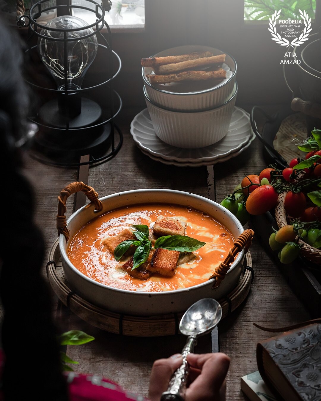 A warm bowl of tomato soup in a cold winter morning, made from my home grown tomatoes and fresh Basil,  served to my daughter!!  " Oh mamma!! How aromatic is this...feels like from heaven!! "... she said!!  Happy me!